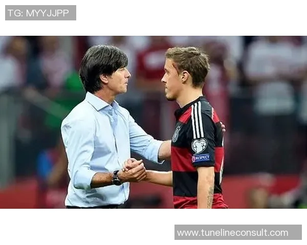 足球球星如何学习跆拳道及其教练背后的故事揭秘