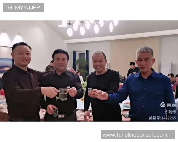 足球界互帮互助的球星们携手共进展现无私精神与团队合作魅力